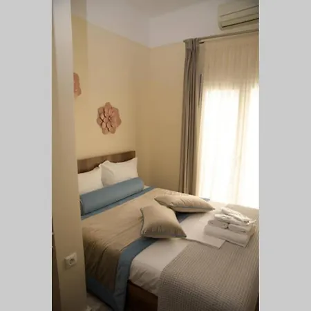Strata Deluxe Apt.