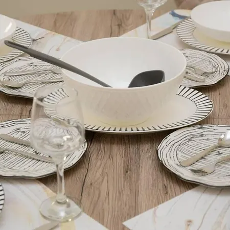 Strata Deluxe Apt. *