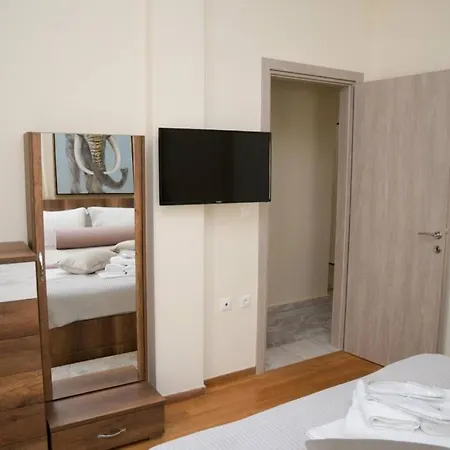 Strata Deluxe Apt.
