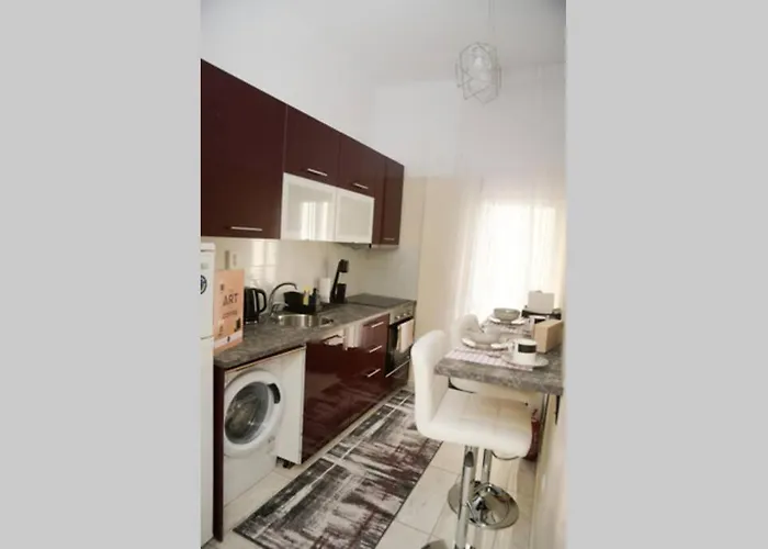 Strata Deluxe Apt.
